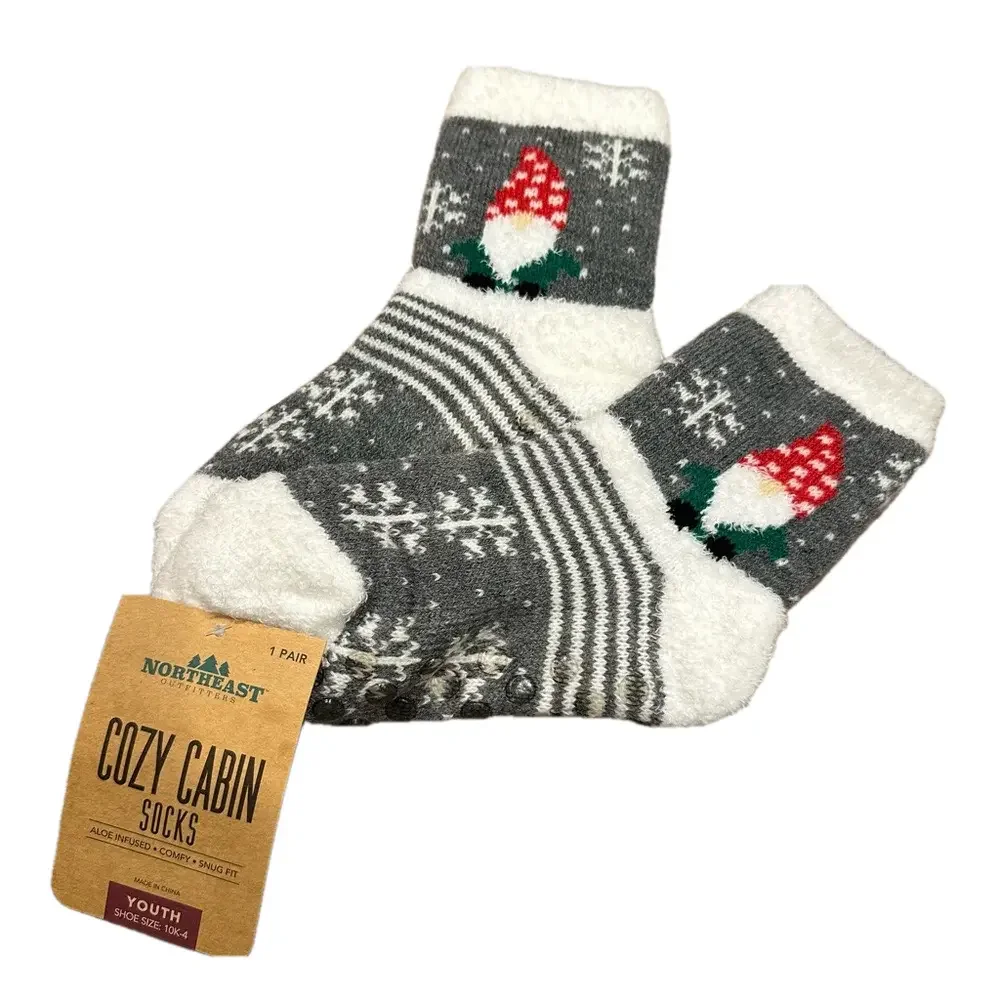 NWT Northeast Outfitters Youth Neo Cozy Cabin Winter Gnome Aloe Crew Socks